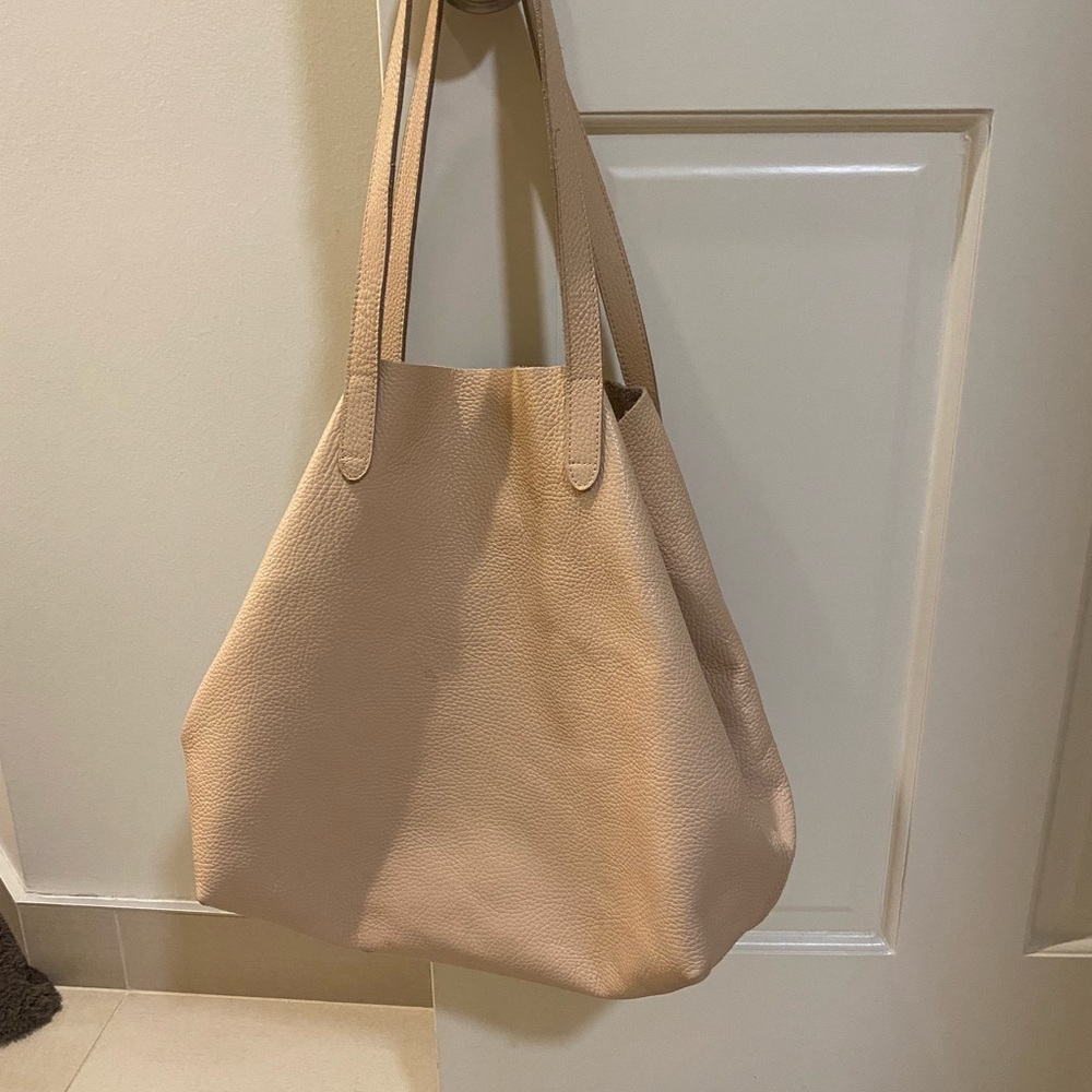 Cuyana tote